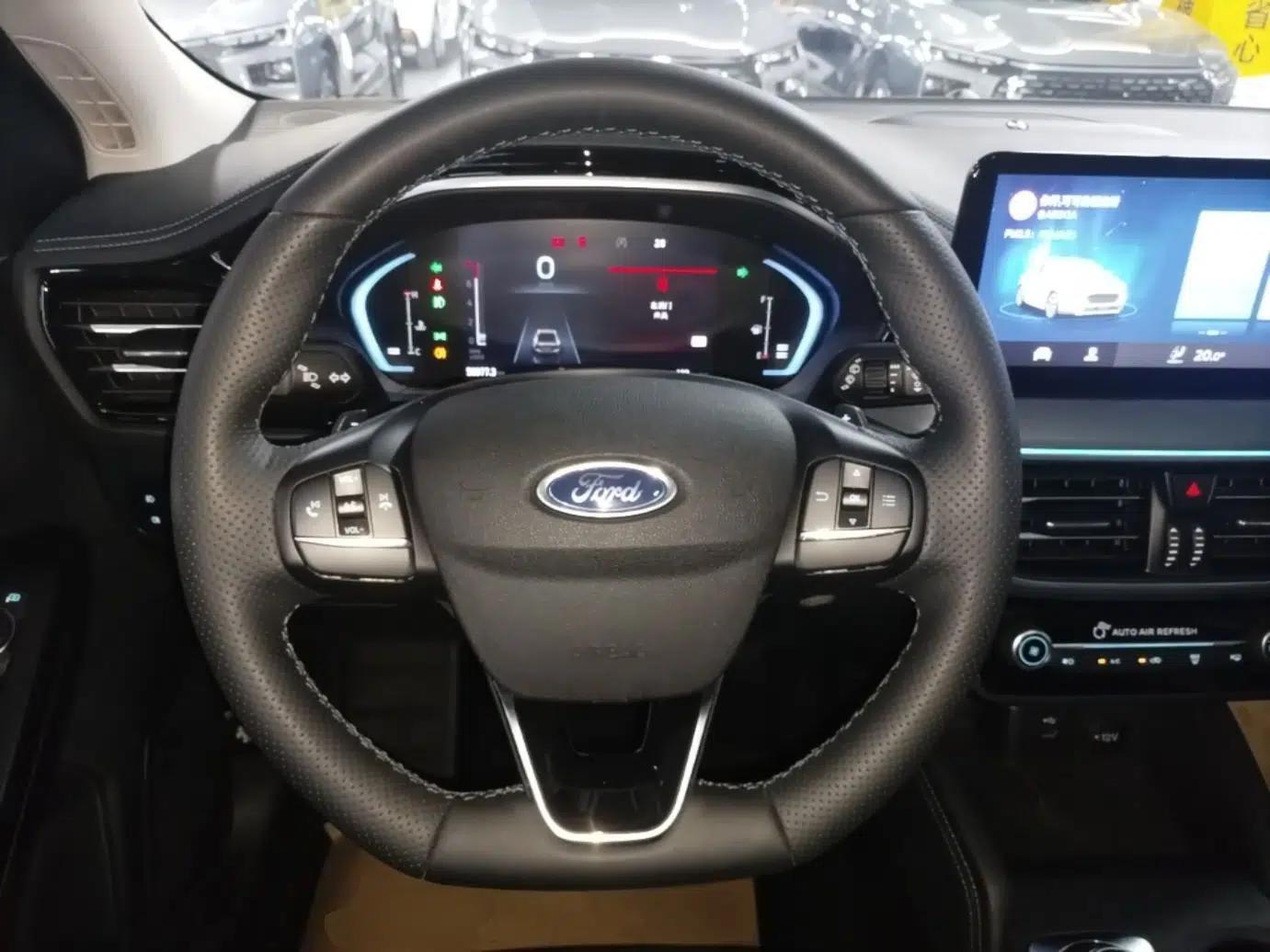 Ford Focus Active 2021 EcoBoost 180 Automatic Trendy Model — миниатюра 18