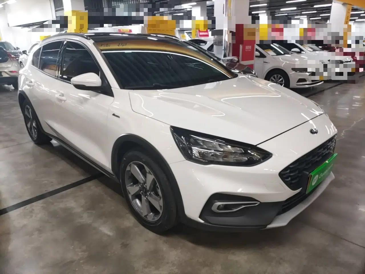 Ford Focus Active 2021 EcoBoost 180 Automatic Trendy Model — миниатюра 3