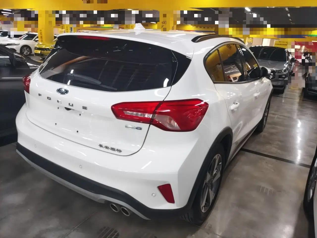 Ford Focus Active 2021 EcoBoost 180 Automatic Trendy Model — миниатюра 6