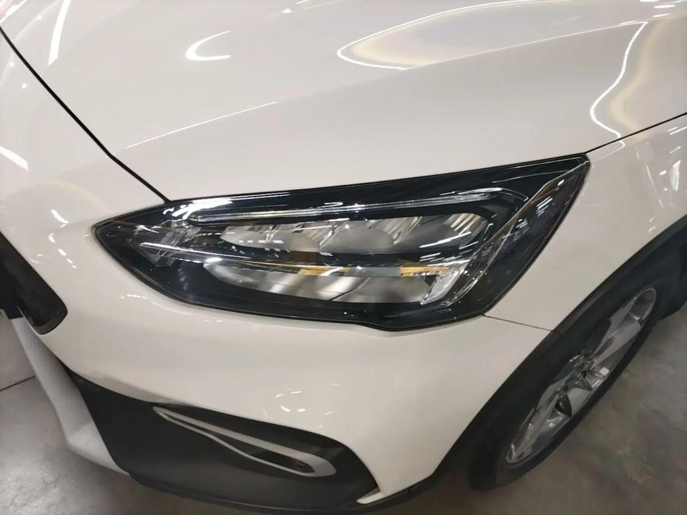 Ford Focus Active 2021 EcoBoost 180 Automatic Trendy Model — миниатюра 8