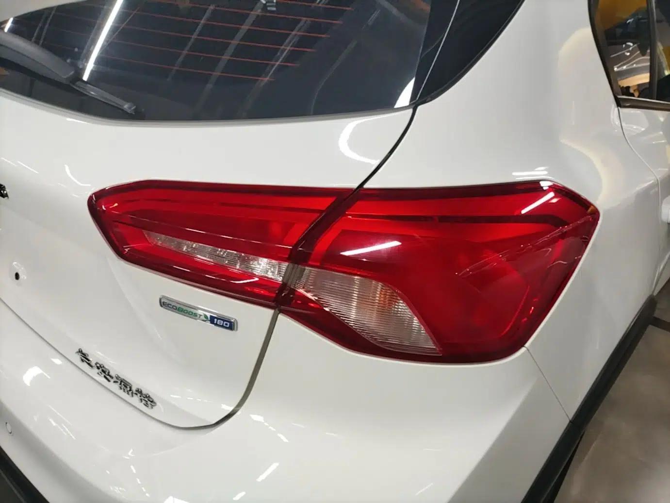 Ford Focus Active 2021 EcoBoost 180 Automatic Trendy Model — миниатюра 9