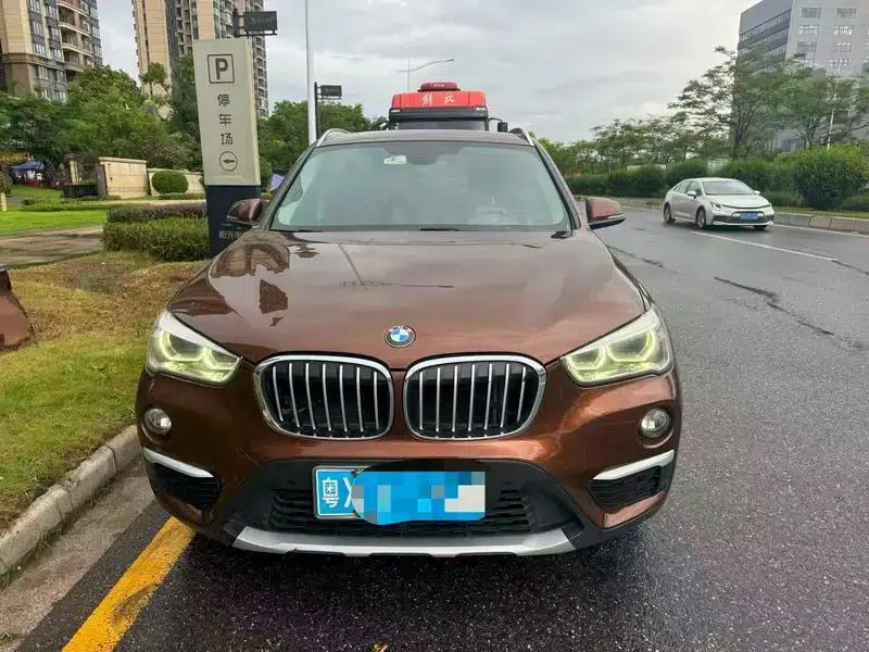 BMW X1 2016 sDrive18Li Luxury — миниатюра 2