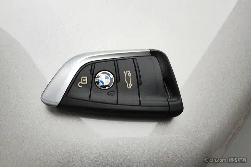 BMW X1 2018 sDrive18Li Fashion Edition — миниатюра 6