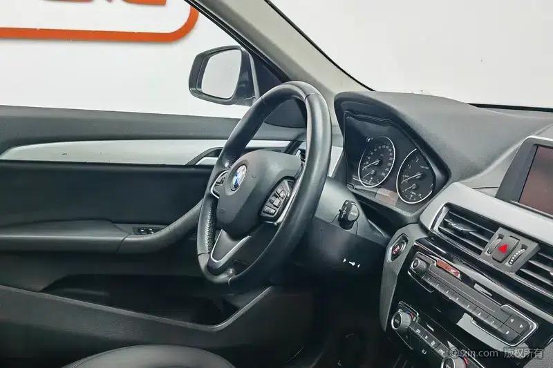 BMW X1 2018 sDrive18Li Fashion Edition — миниатюра 10