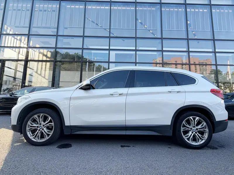 BMW X1 2019 sDrive20Li Leading Edition — миниатюра 3