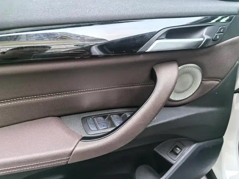 BMW X1 2022 sDrive25Li Leading Edition — миниатюра 18