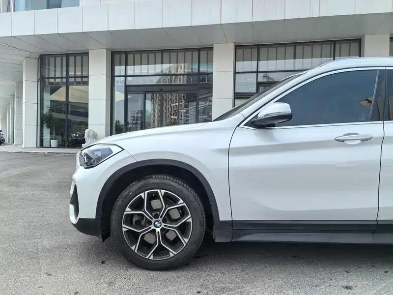 BMW X1 2022 sDrive25Li Leading Edition — миниатюра 6