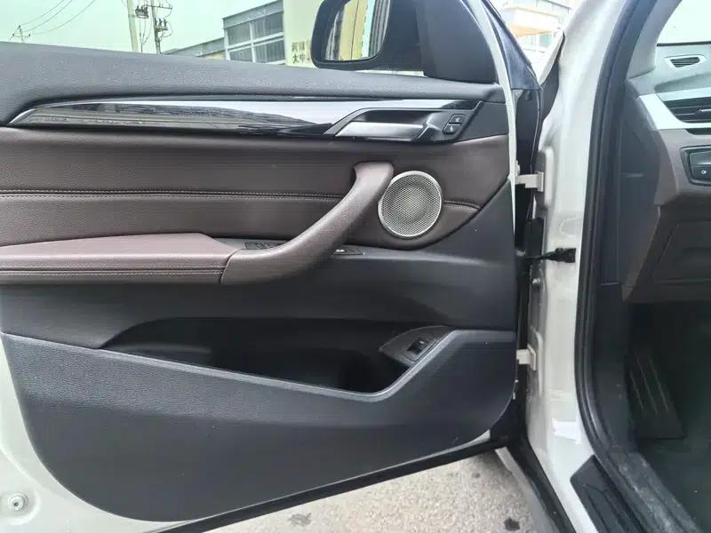 BMW X1 2022 sDrive25Li Leading Edition — миниатюра 7