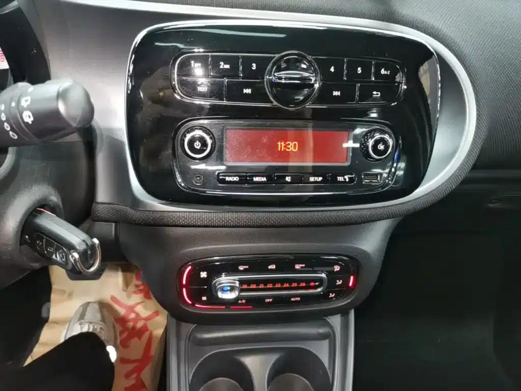 2016 Smart Forfour 1.0L 52kW Passion Edition — миниатюра 13