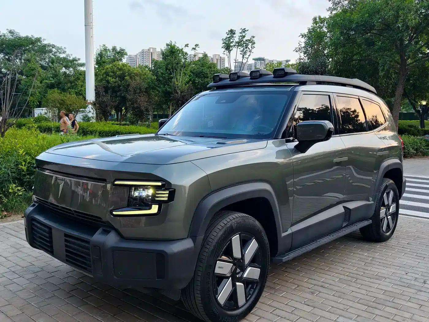 Dark Blue G318 2024 Model, 4WD Air Suspension Version — миниатюра 1