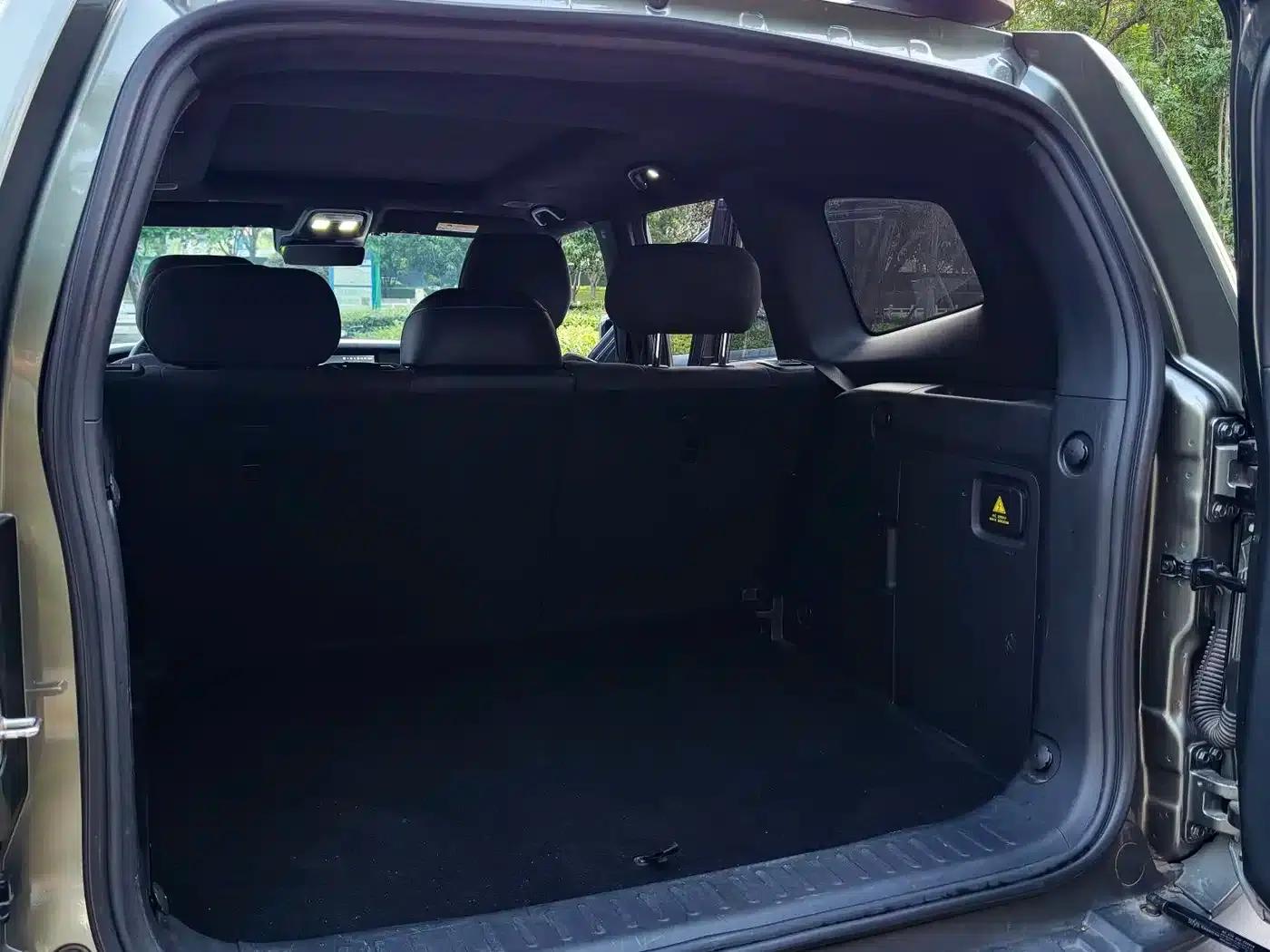 Dark Blue G318 2024 Model, 4WD Air Suspension Version — миниатюра 14