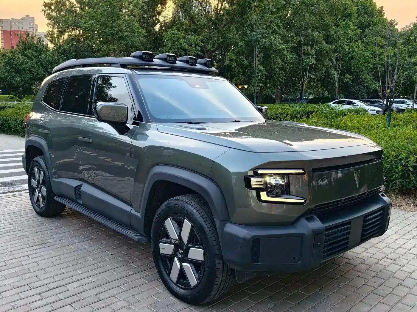 Dark Blue G318 2024 Model, 4WD Air Suspension Version — миниатюра 3
