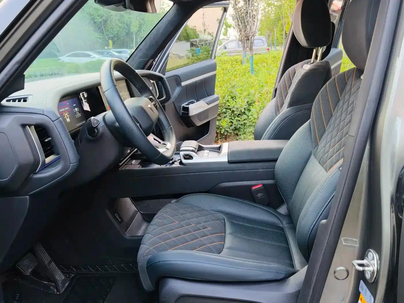 Dark Blue G318 2024 Model, 4WD Air Suspension Version — миниатюра 10