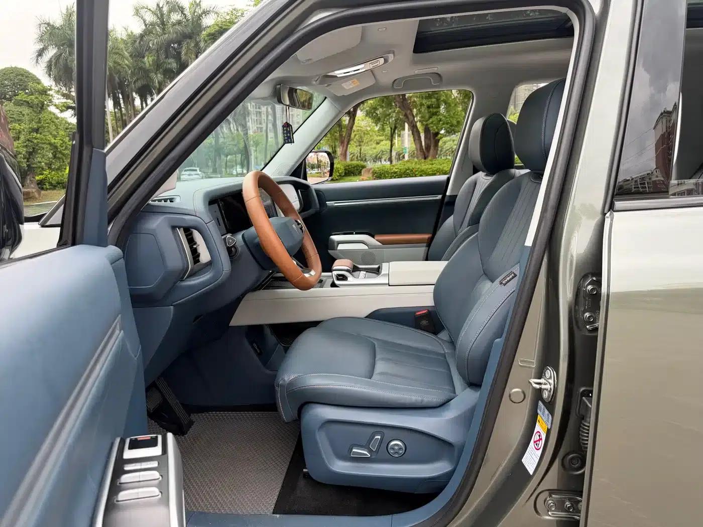 Dark Blue G318 2024 Model, 4WD Air Suspension Version — миниатюра 17
