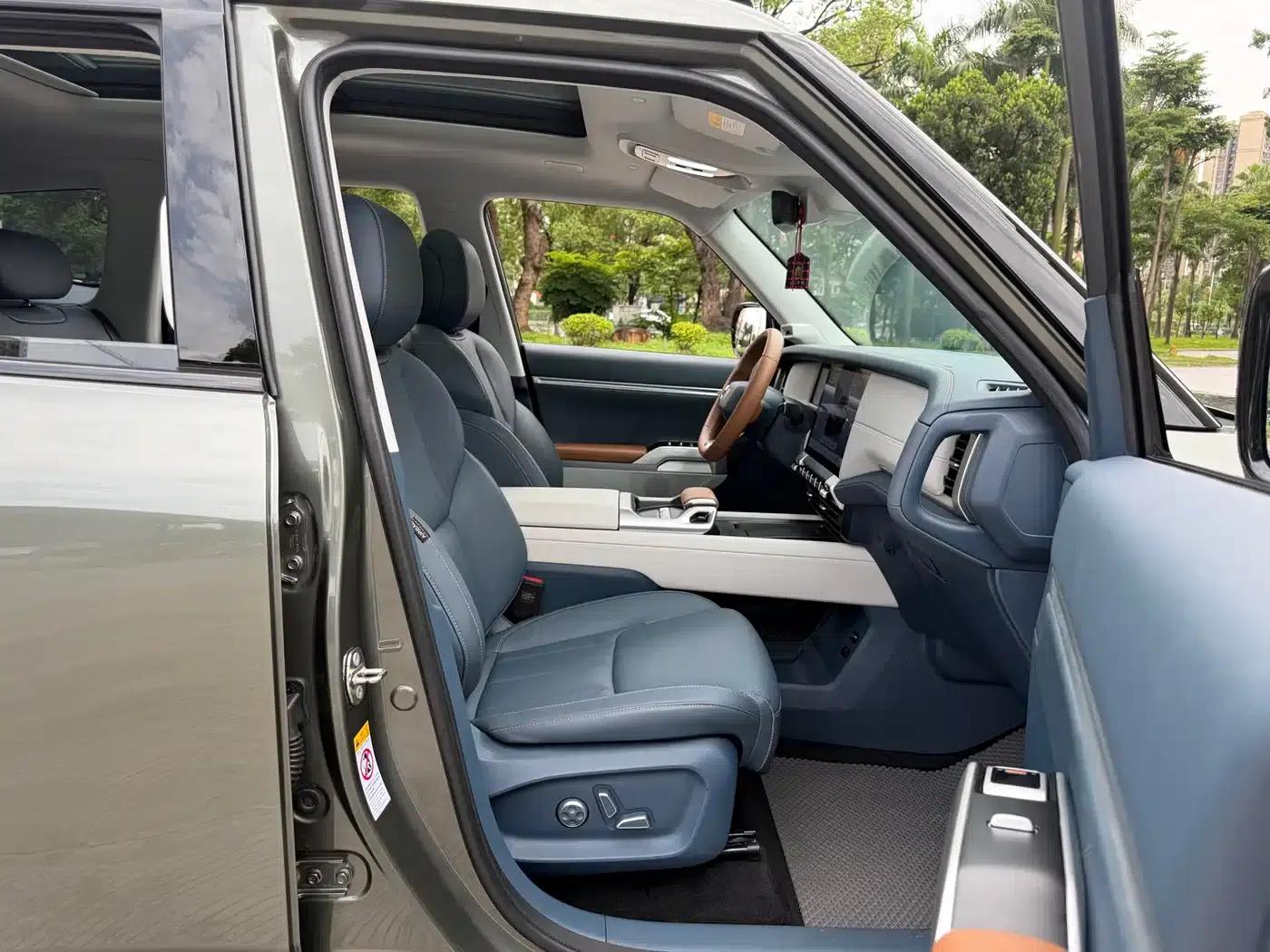 Dark Blue G318 2024 Model, 4WD Air Suspension Version — миниатюра 18