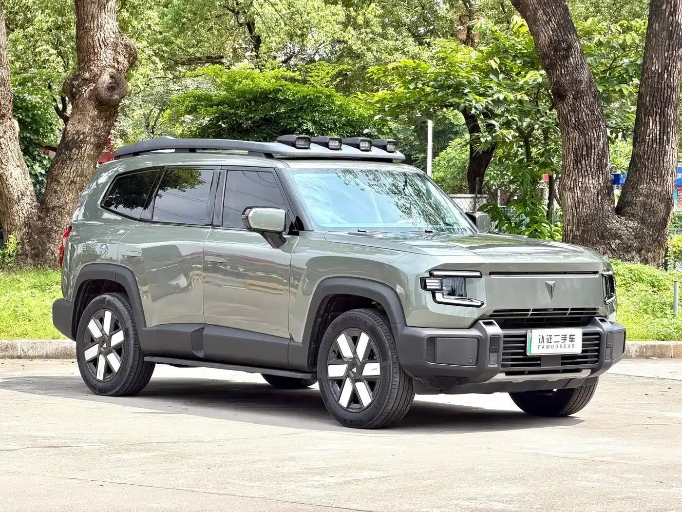 Dark Blue G318 2024 Model, 4WD Air Suspension Version — миниатюра 3