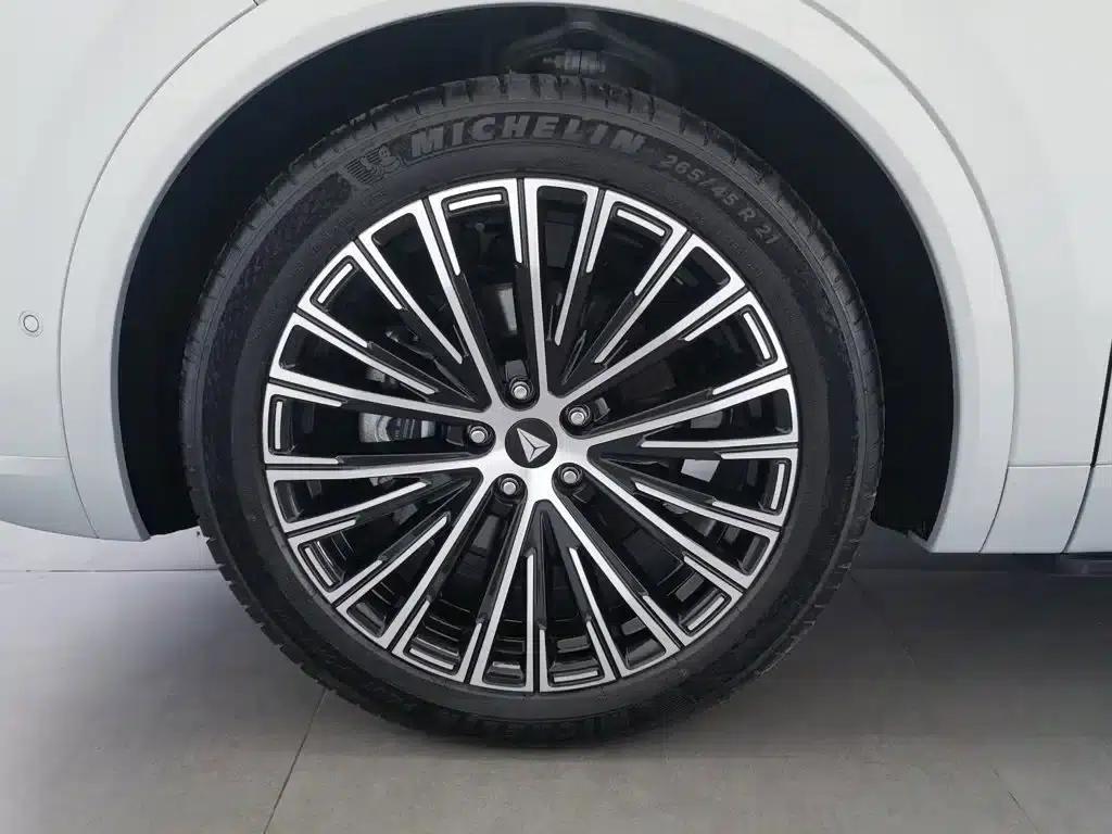 Deep Blue S09 2025 Model, 4WD Ultra+ Premium Edition — миниатюра 17