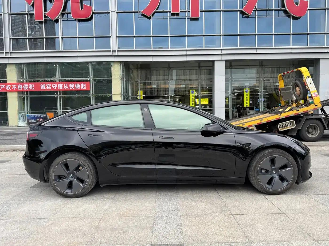 Model 3 2022 Rear-Wheel Drive — миниатюра 4