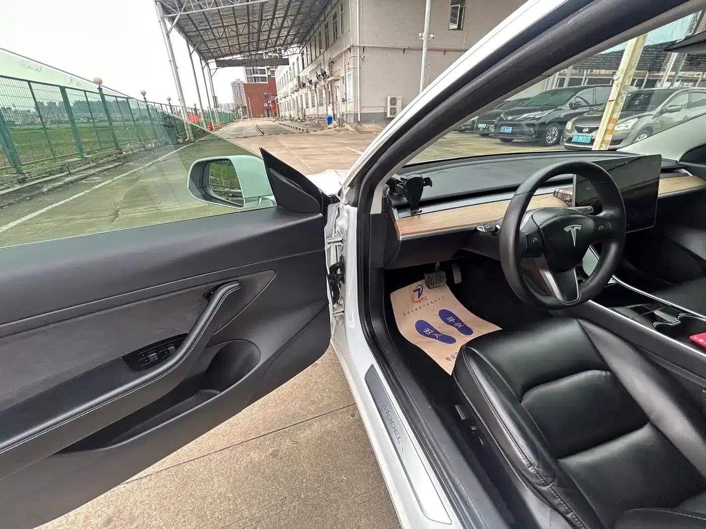 Model 3 2019 Standard Range Rear-Wheel Drive Upgrade — миниатюра 14