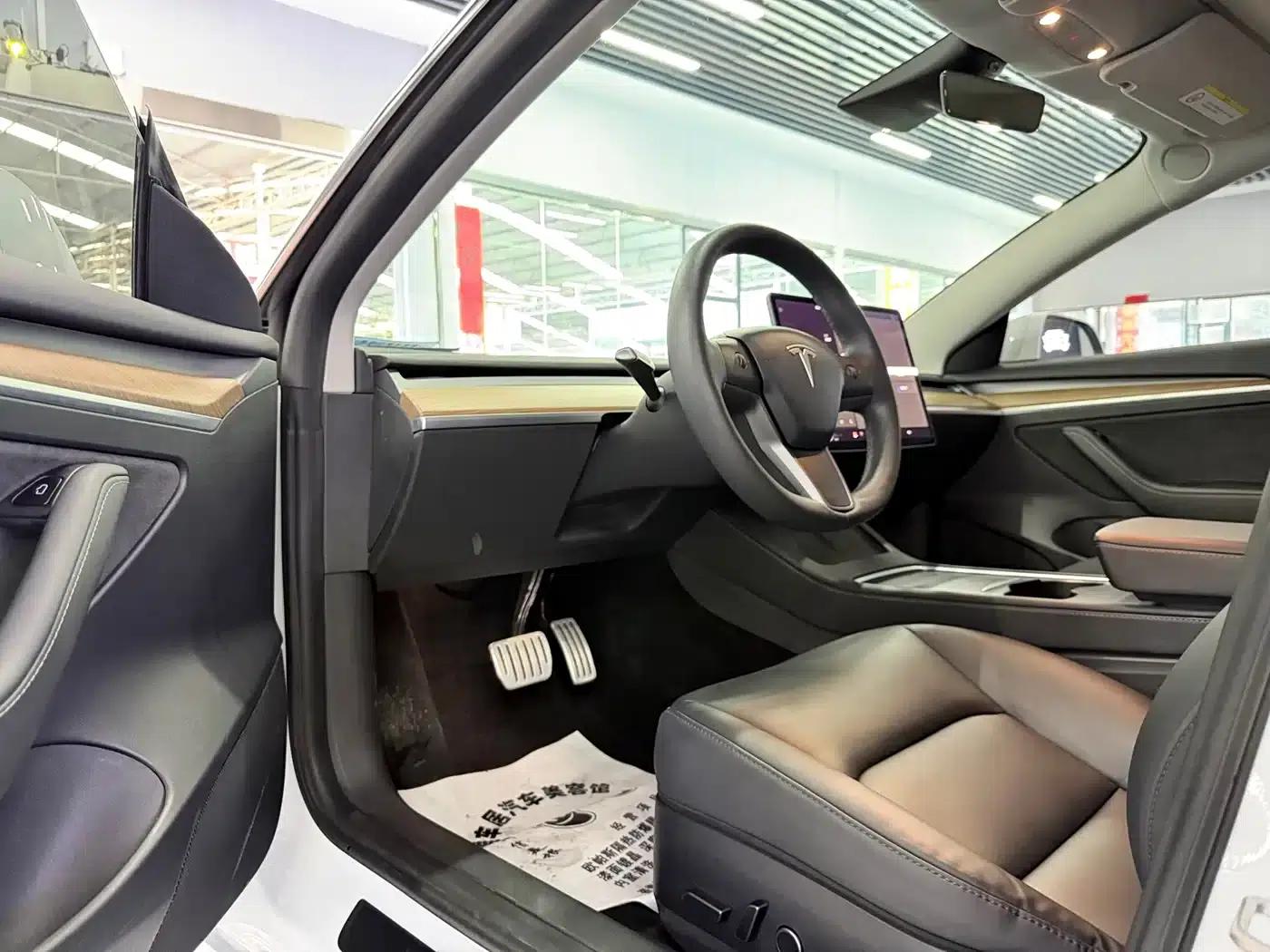 Model 3 2021 Performance All-Wheel Drive — миниатюра 4