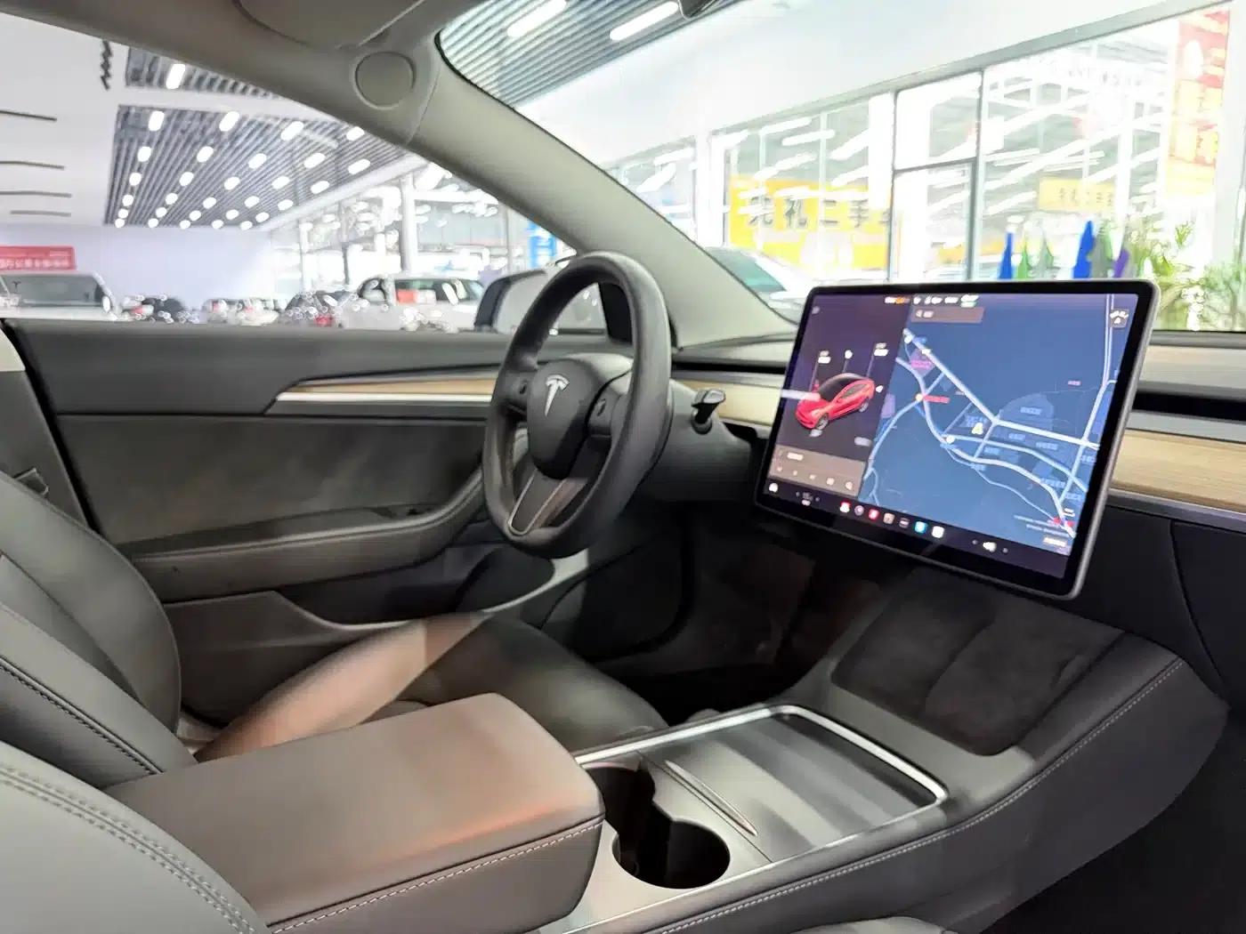 Model 3 2021 Performance All-Wheel Drive — миниатюра 5