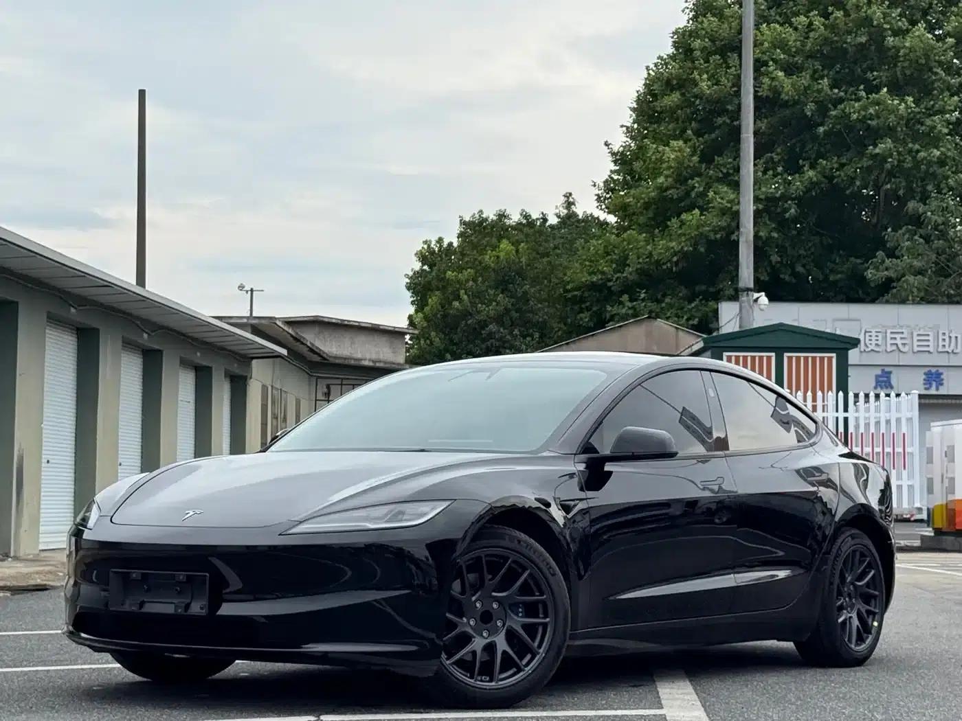 Model 3 2023 Rear-Wheel Drive — миниатюра 1