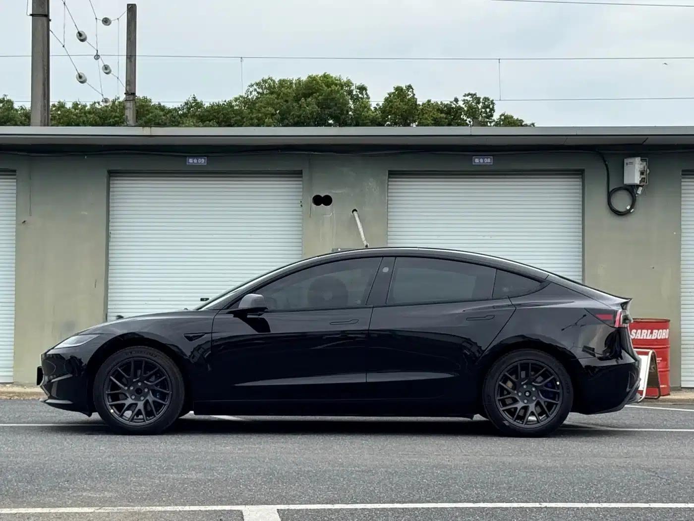 Model 3 2023 Rear-Wheel Drive — миниатюра 3