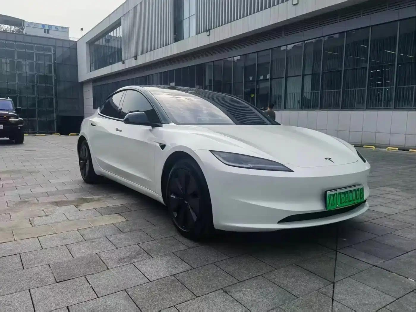Model 3 2023 Rear-Wheel Drive — миниатюра 3