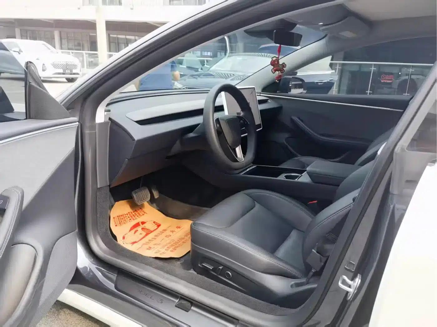 Model 3 2023 Rear-Wheel Drive — миниатюра 4