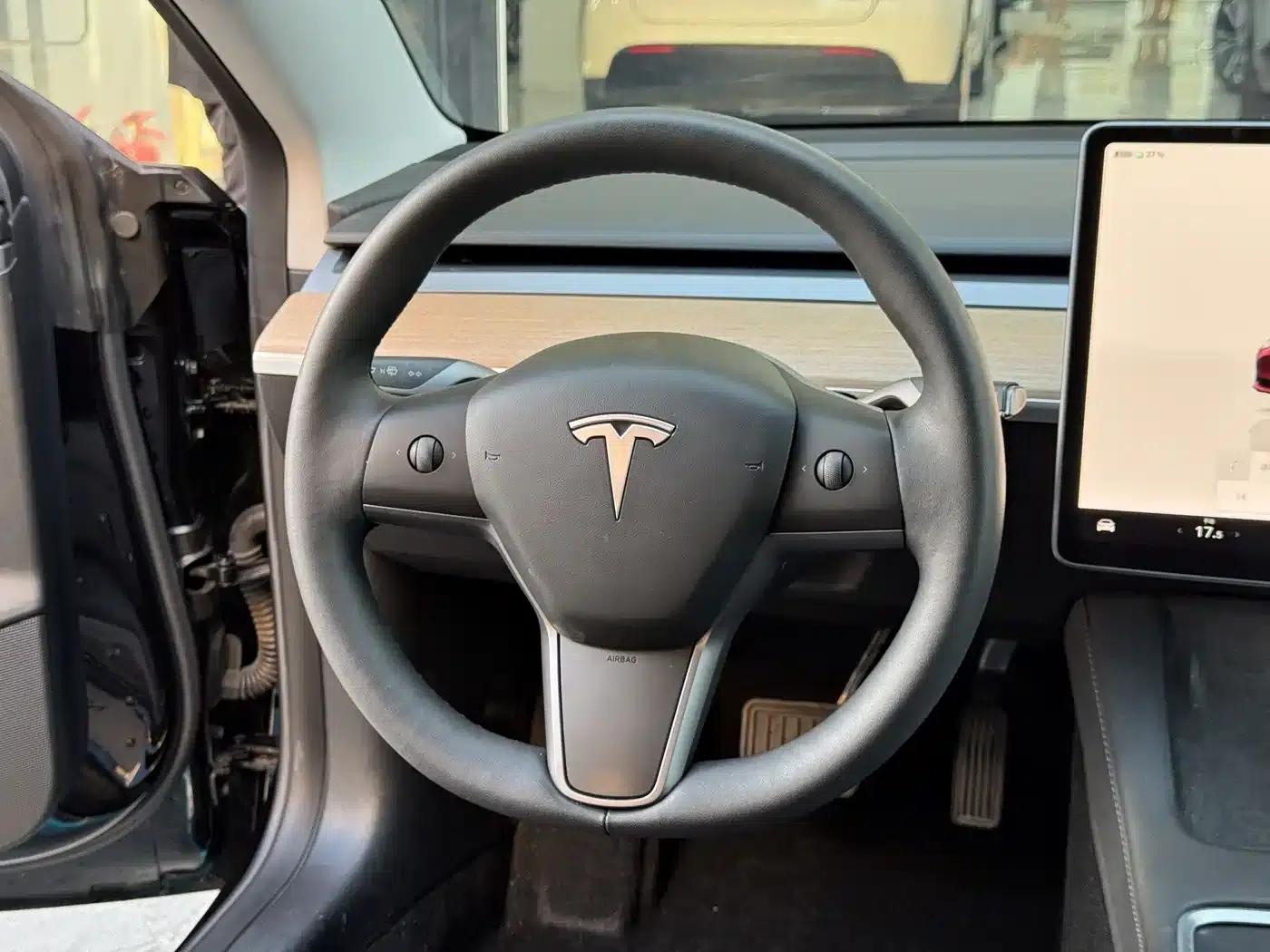 Model 3 2022 Rear-Wheel Drive — миниатюра 13