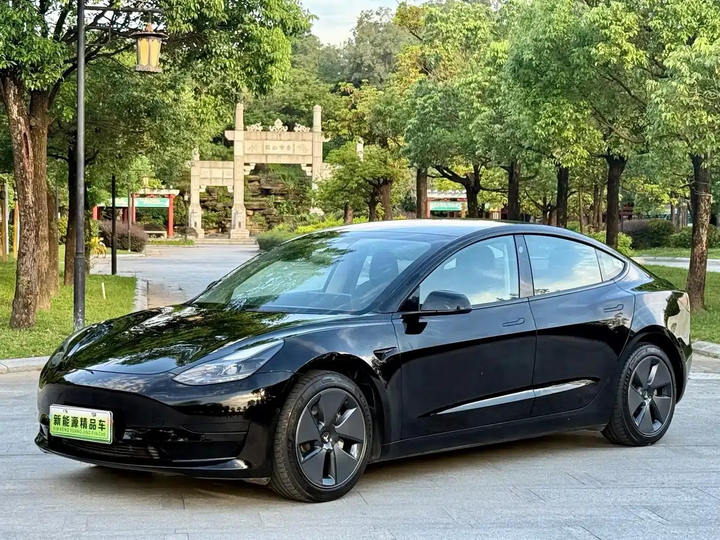 Model 3 2022 Rear-Wheel Drive — миниатюра 1