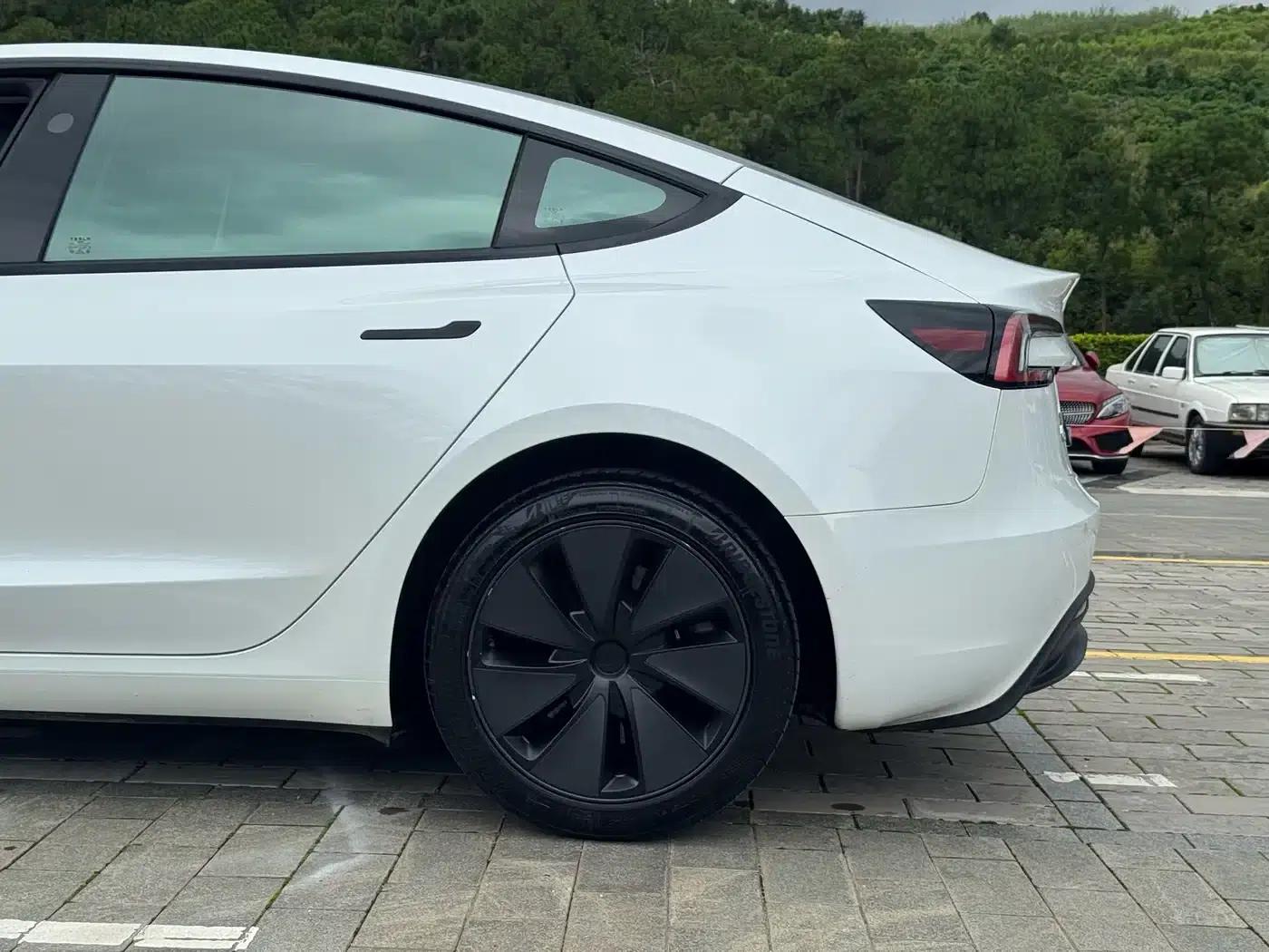 Model 3 2025 Facelift Long Range Rear-Wheel Drive — миниатюра 11
