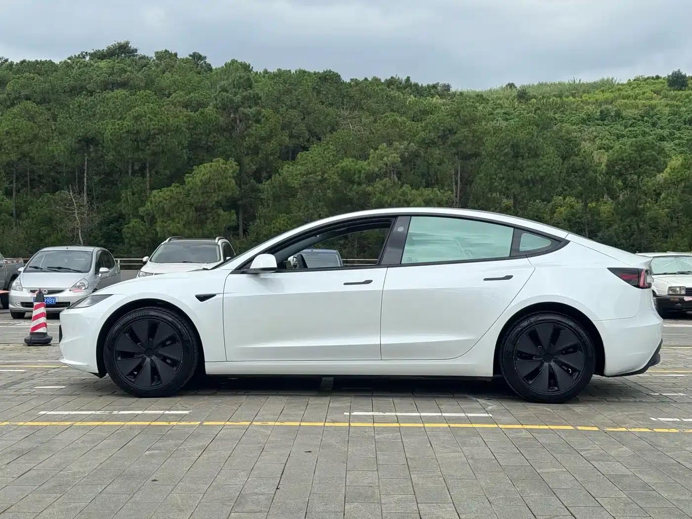 Model 3 2025 Facelift Long Range Rear-Wheel Drive — миниатюра 12