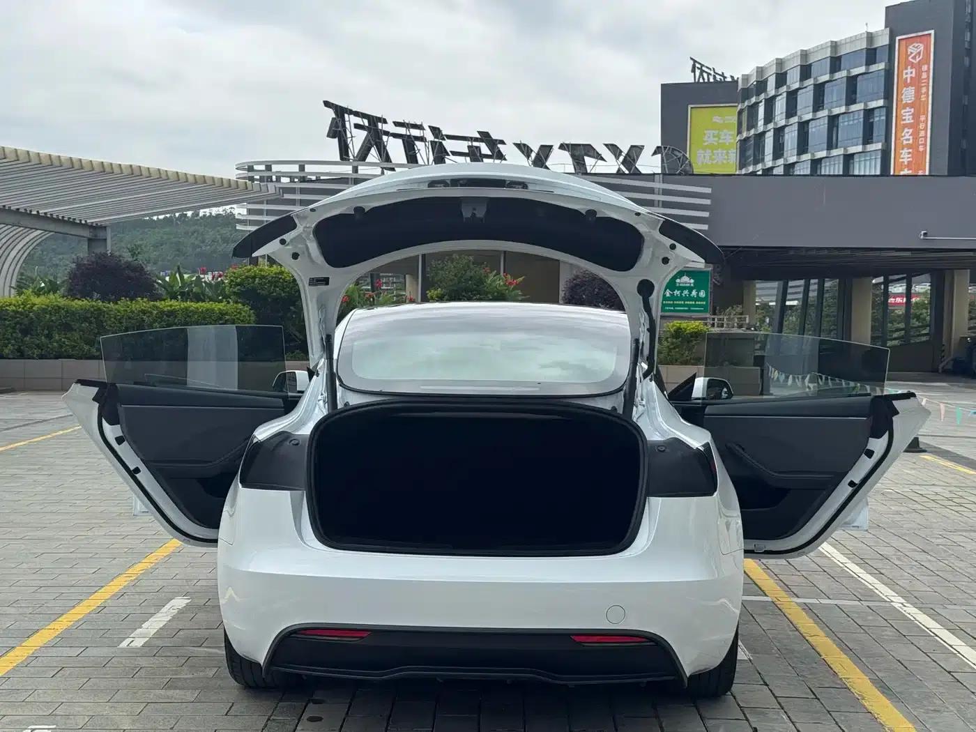 Model 3 2025 Facelift Long Range Rear-Wheel Drive — миниатюра 26