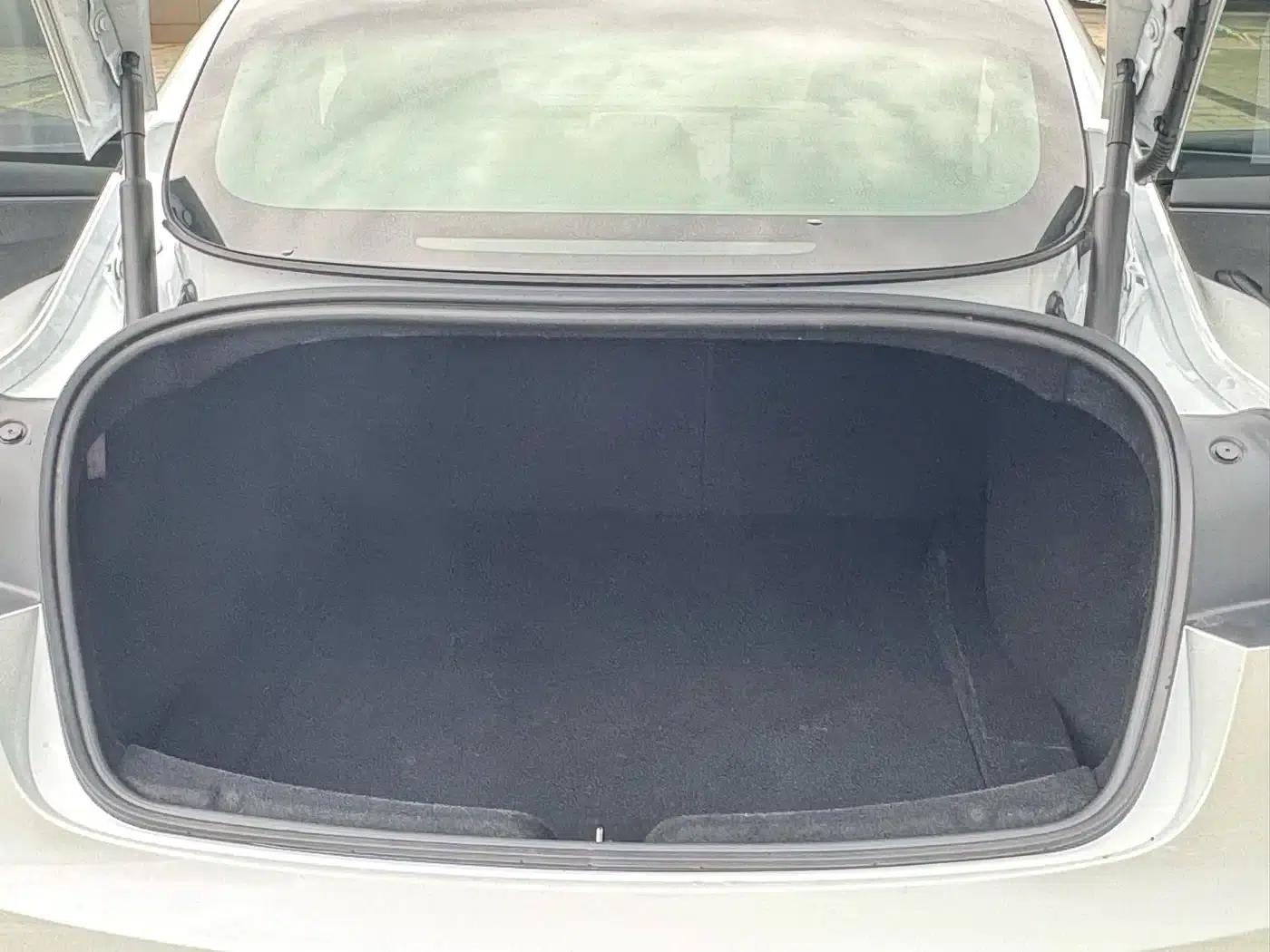 Model 3 2025 Facelift Long Range Rear-Wheel Drive — миниатюра 28