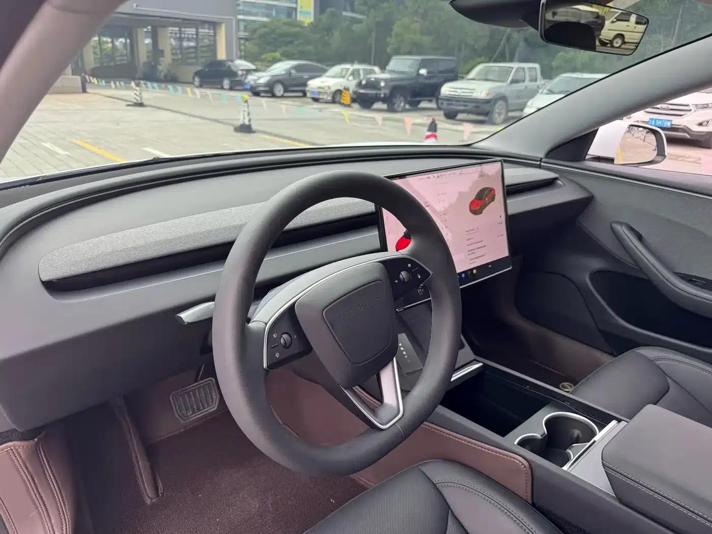Model 3 2025 Facelift Long Range Rear-Wheel Drive — миниатюра 29