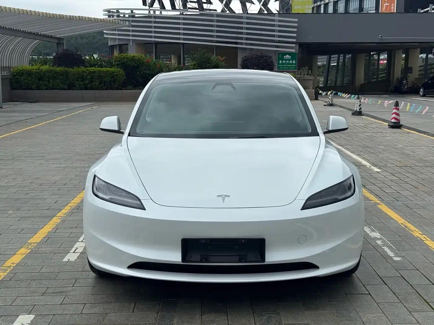 Model 3 2025 Facelift Long Range Rear-Wheel Drive — миниатюра 4