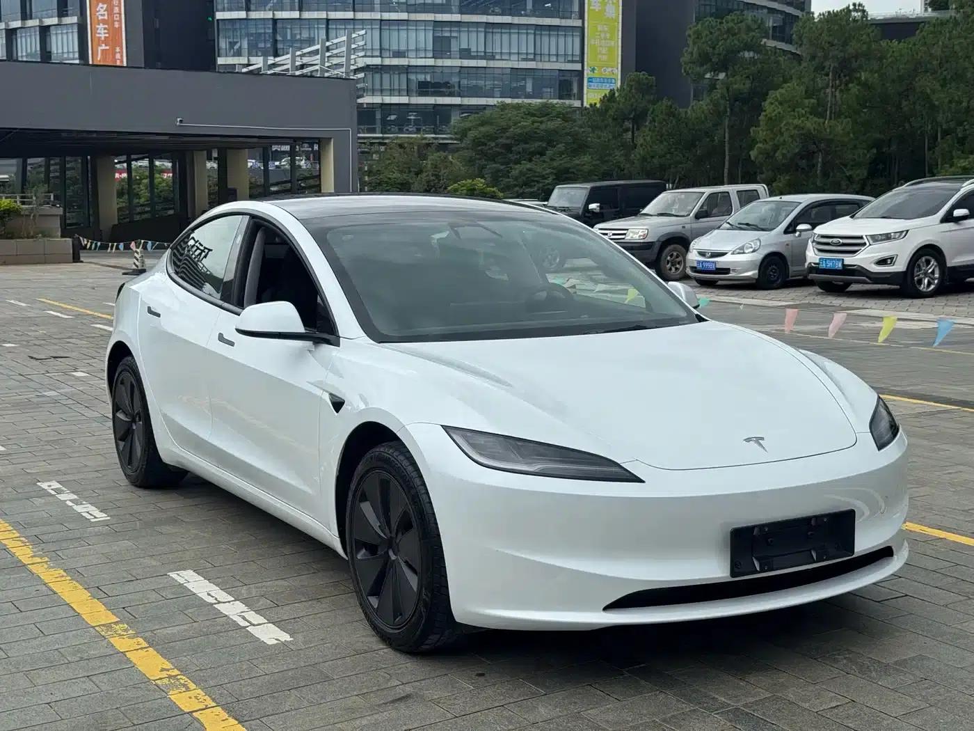 Model 3 2025 Facelift Long Range Rear-Wheel Drive — миниатюра 5