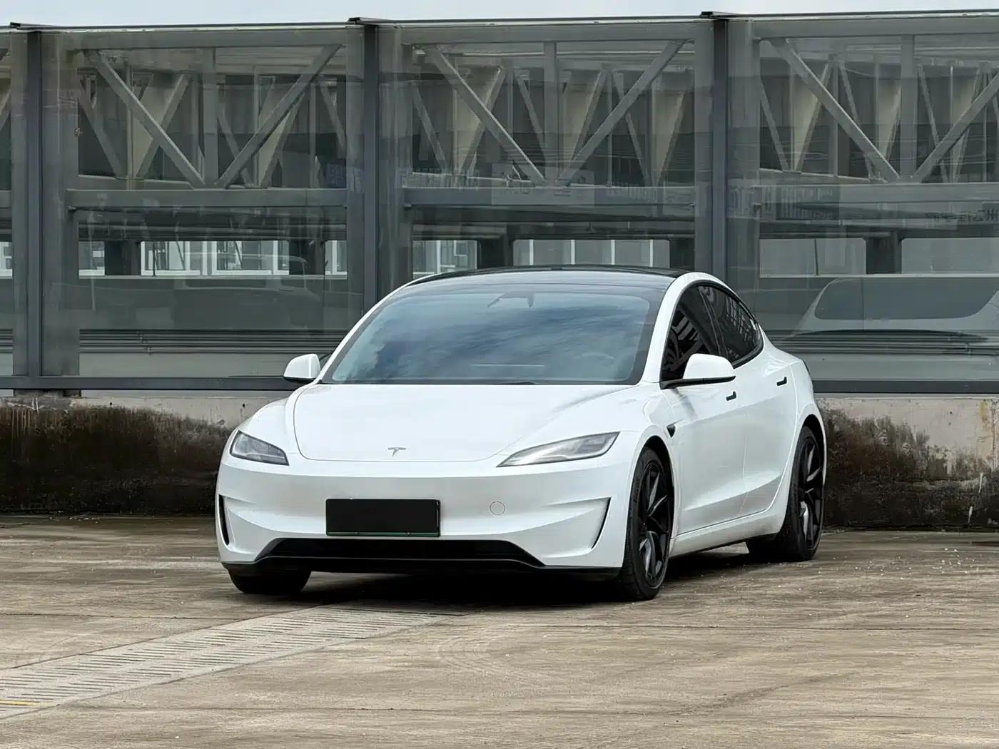 Model 3 2024 Performance All-Wheel Drive — миниатюра 1