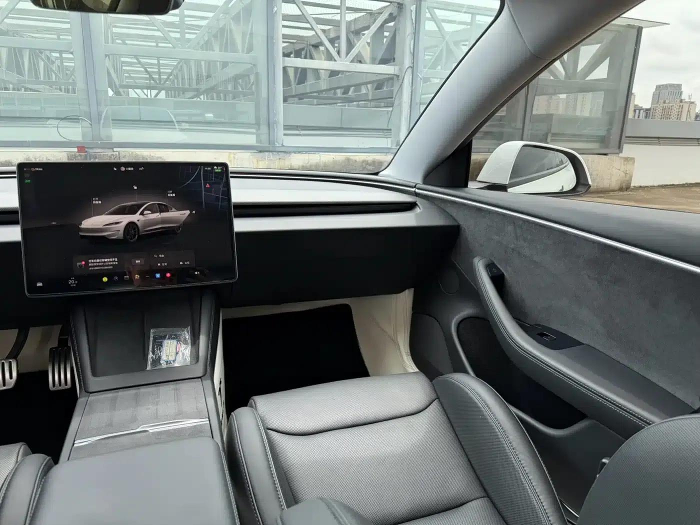 Model 3 2024 Performance All-Wheel Drive — миниатюра 16