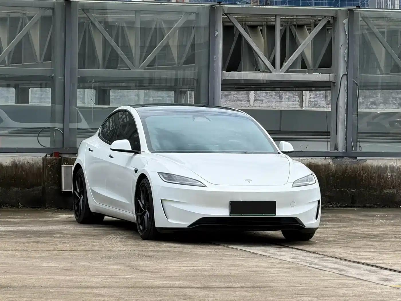 Model 3 2024 Performance All-Wheel Drive — миниатюра 3
