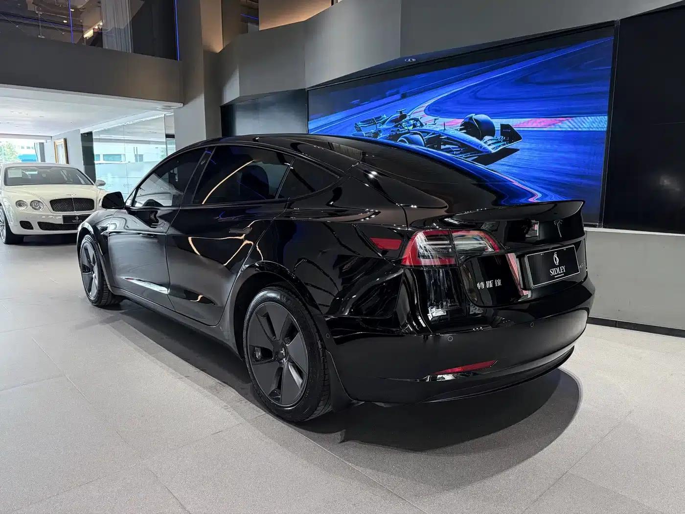 Model 3 2022 Rear-Wheel Drive — миниатюра 4