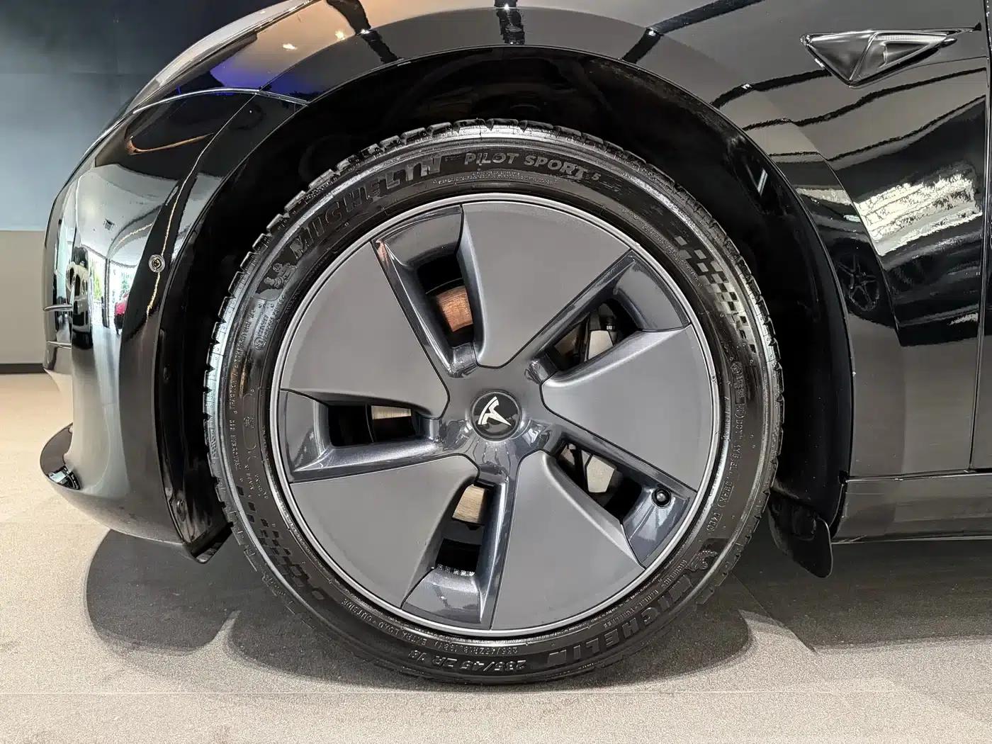 Model 3 2022 Rear-Wheel Drive — миниатюра 6