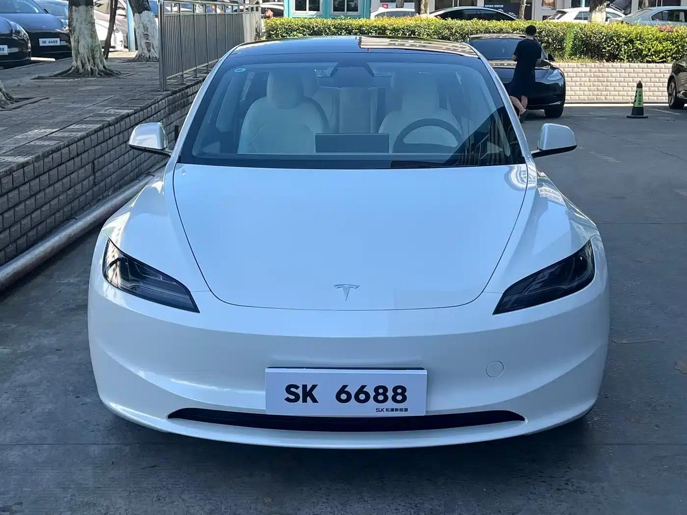 Model 3 2023 Rear-Wheel Drive — миниатюра 2