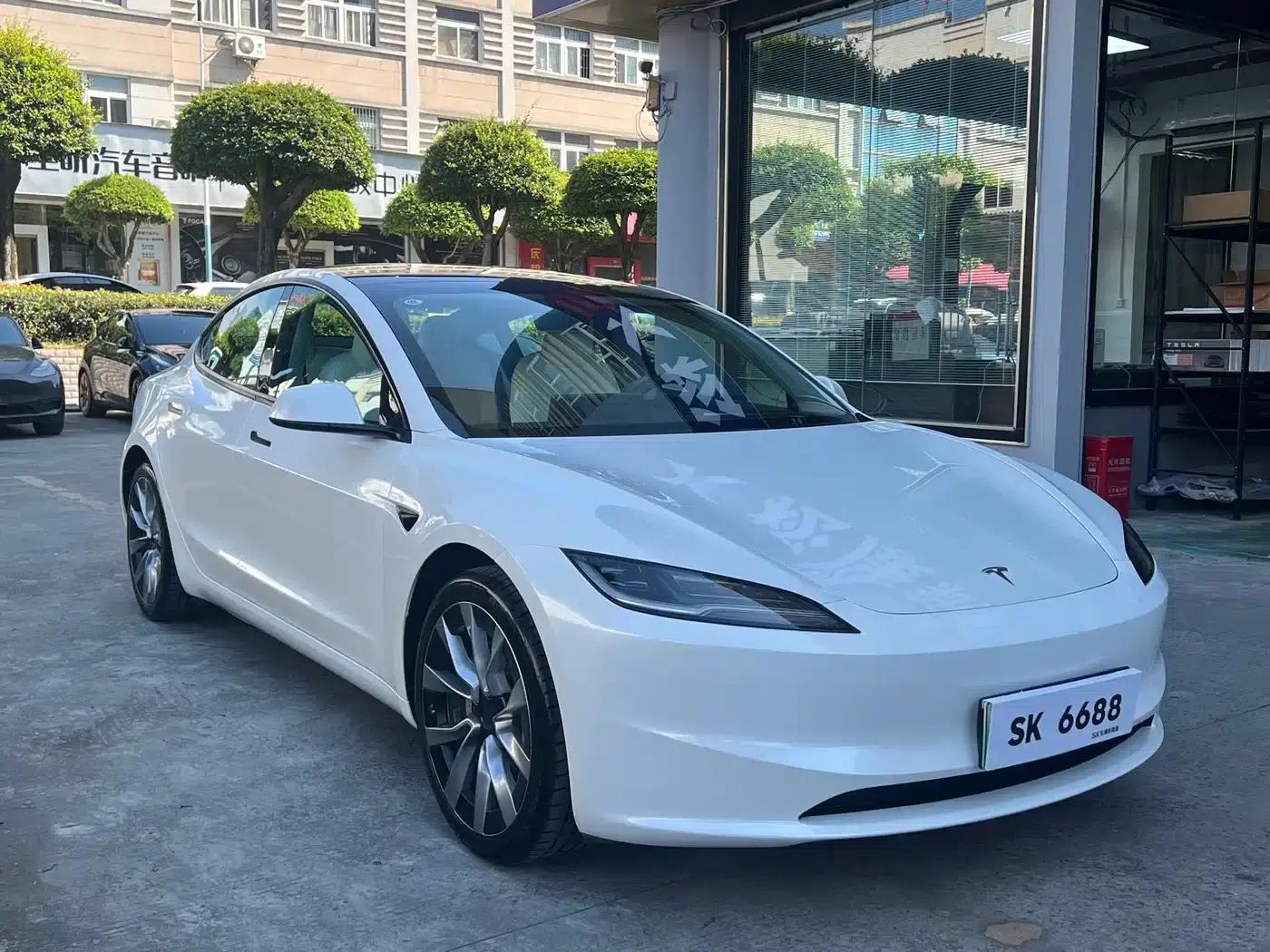 Model 3 2023 Rear-Wheel Drive — миниатюра 3