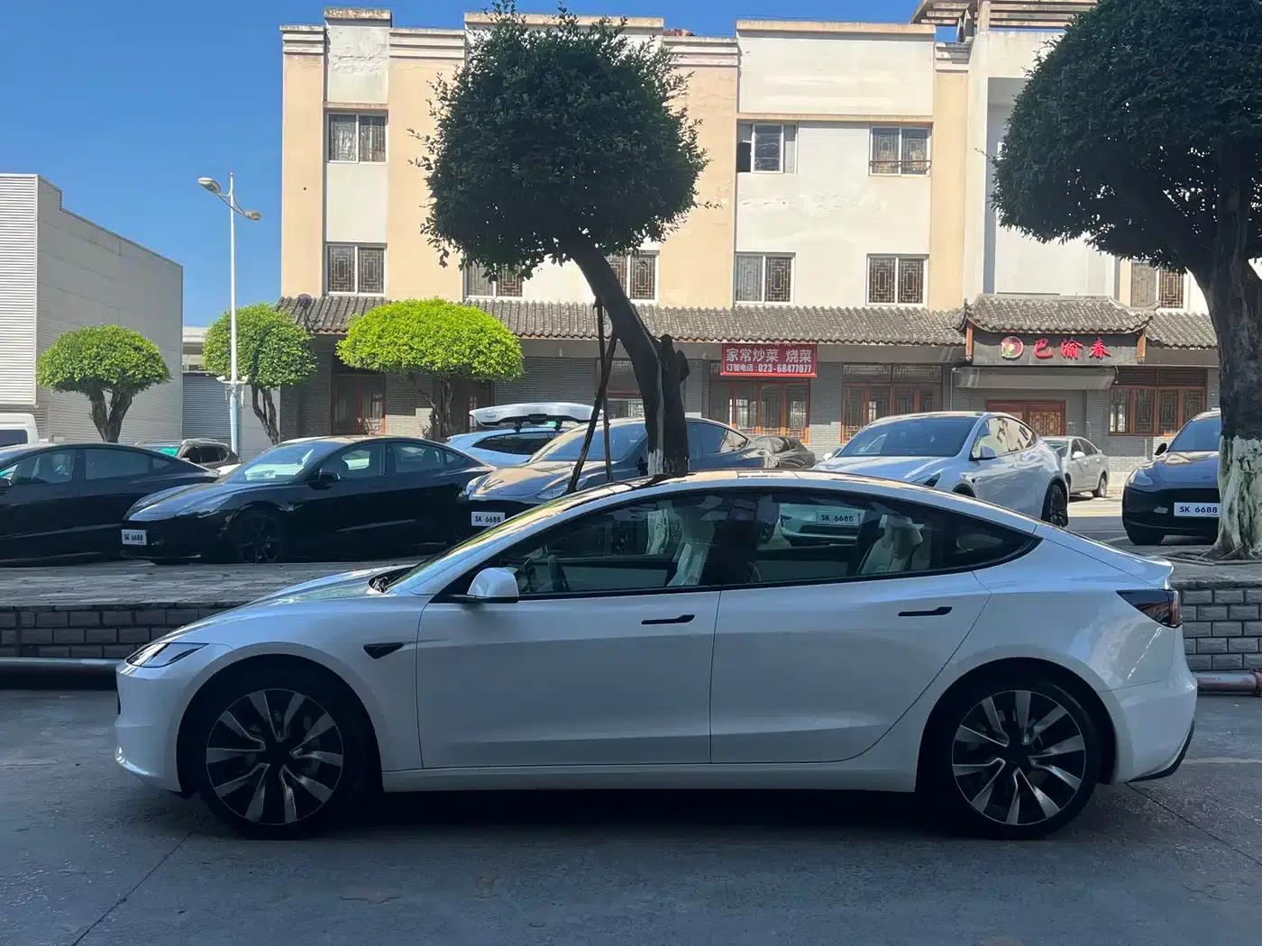 Model 3 2023 Rear-Wheel Drive — миниатюра 4