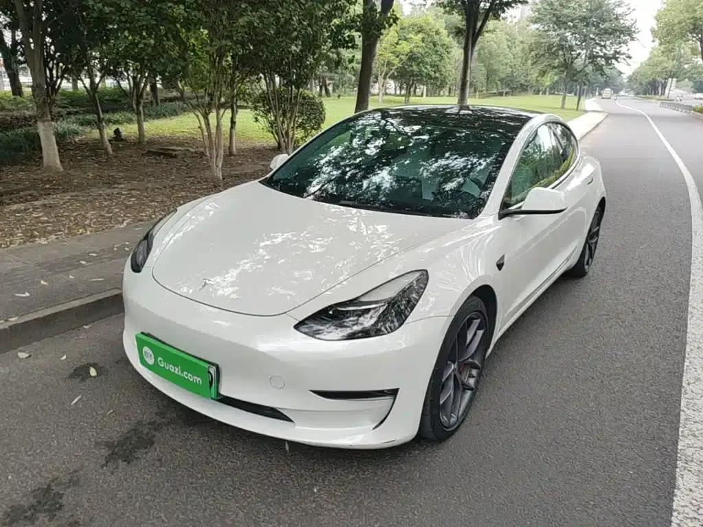 Model 3 2021 Performance All-Wheel Drive — миниатюра 1