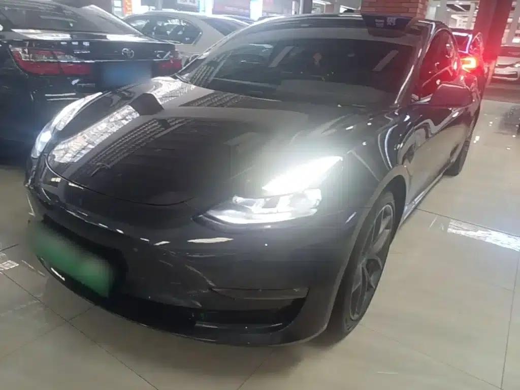 Model 3 2022 Performance All-Wheel Drive — миниатюра 1