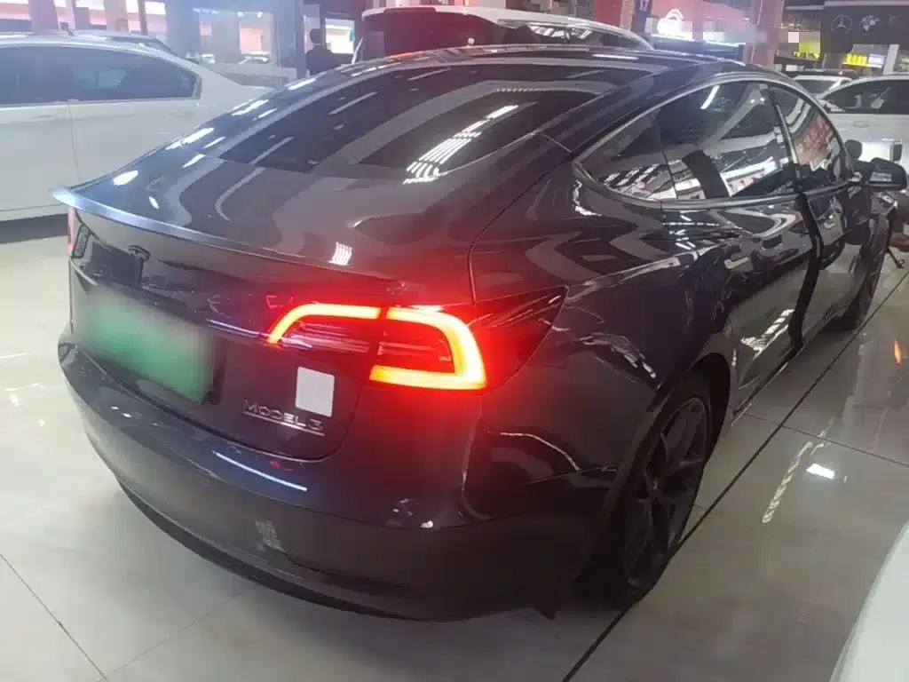 Model 3 2022 Performance All-Wheel Drive — миниатюра 7