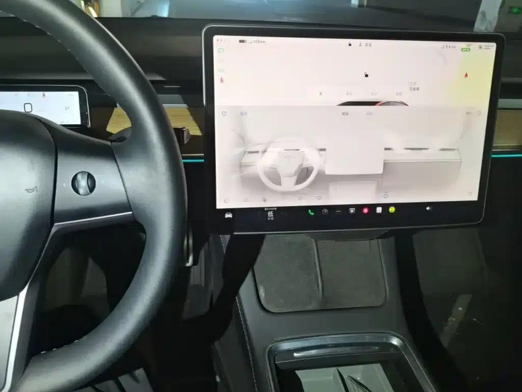 Model 3 2022 Performance All-Wheel Drive — миниатюра 13